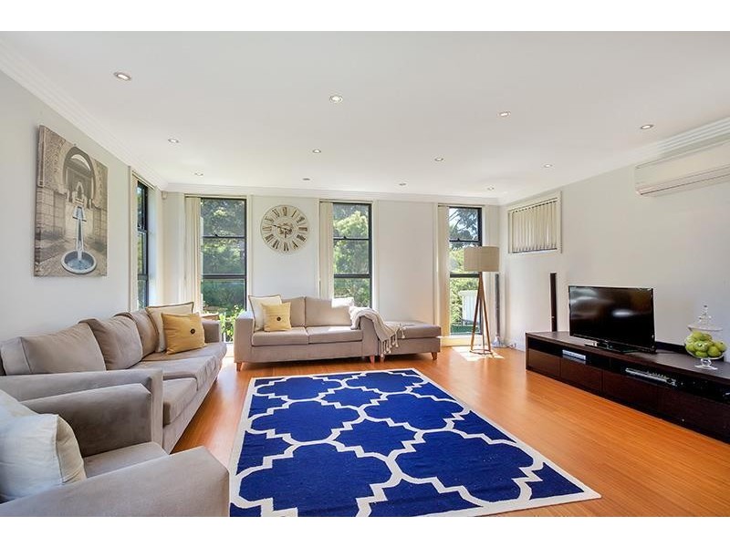 9 Sylvanus Street, Greenacre NSW 2190