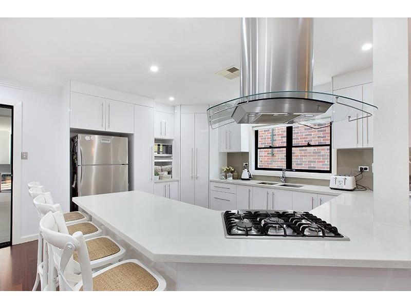 9 Sylvanus Street, Greenacre NSW 2190