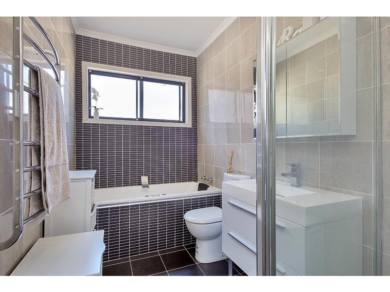 9 Sylvanus Street, Greenacre NSW 2190