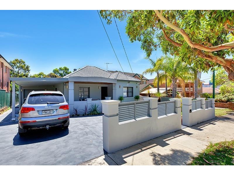 9 Sylvanus Street, Greenacre NSW 2190