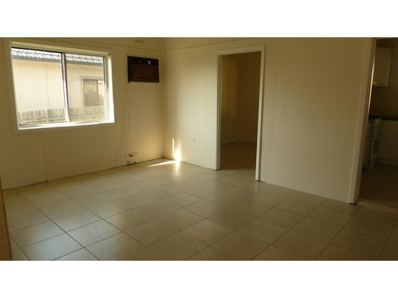 204 Juno Parade, Greenacre NSW 2190