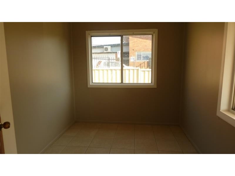 204 Juno Parade, Greenacre NSW 2190