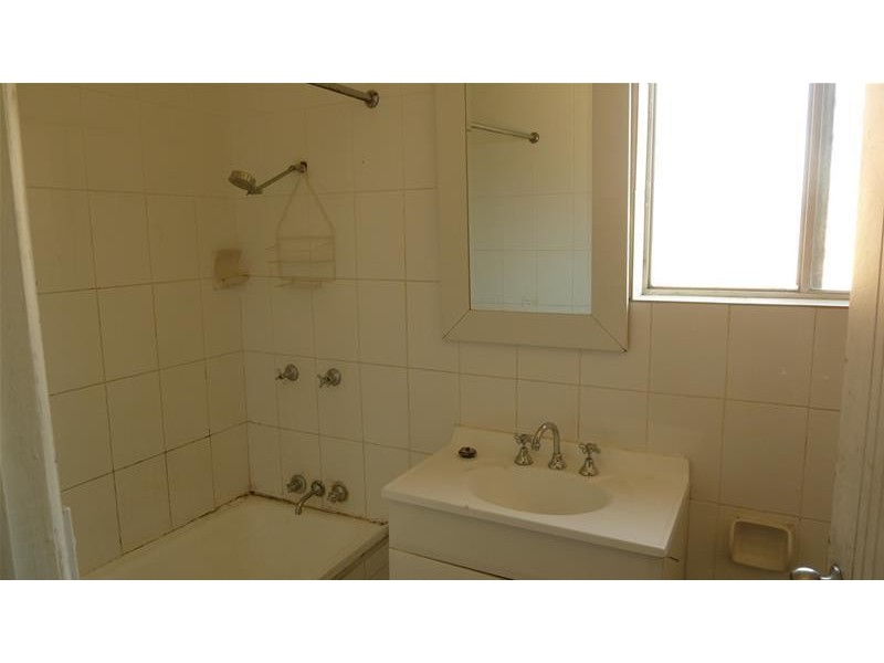 204 Juno Parade, Greenacre NSW 2190