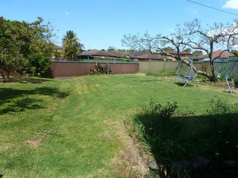 6 Lamson Place, Greenacre NSW 2190