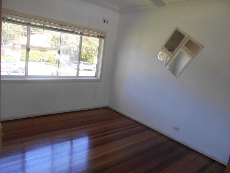 10 Walker Avenue, Peakhurst NSW 2210