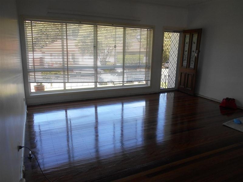 10 Walker Avenue, Peakhurst NSW 2210