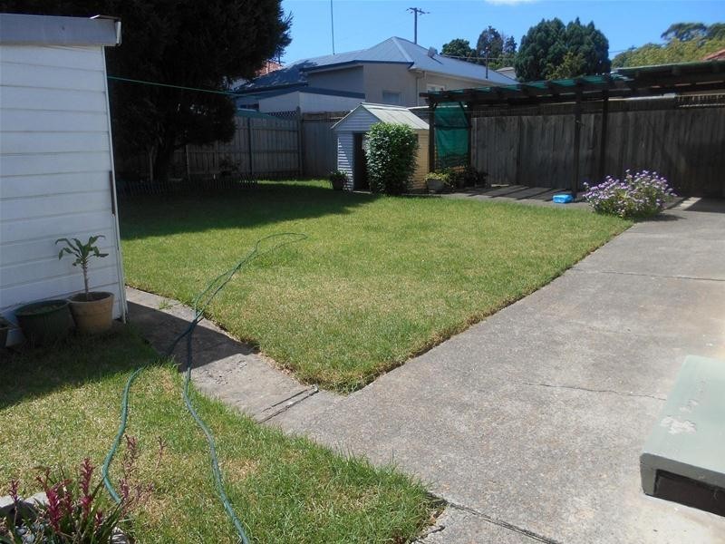 10 Walker Avenue, Peakhurst NSW 2210