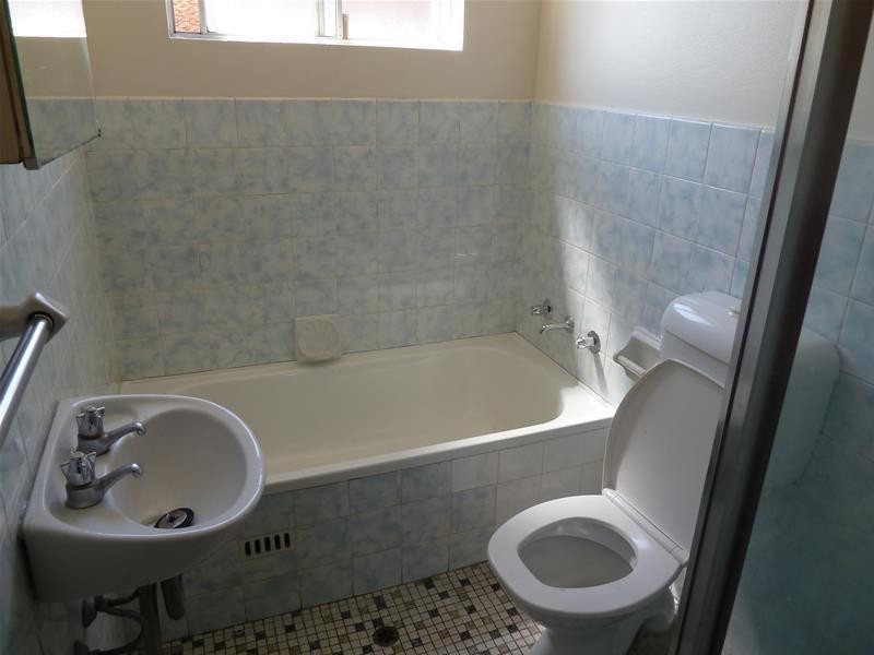 2/35 Mckern Street, Campsie NSW 2194