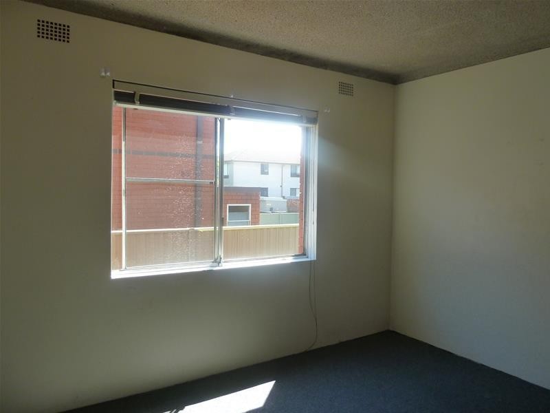 2/35 Mckern Street, Campsie NSW 2194