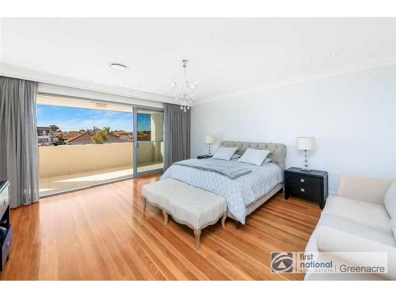 10 Latvia Avenue, Greenacre NSW 2190