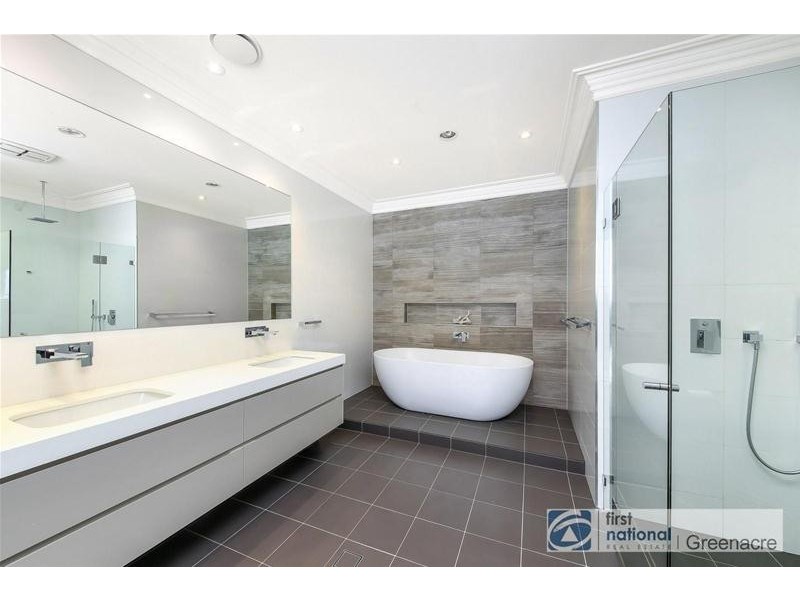 10 Latvia Avenue, Greenacre NSW 2190