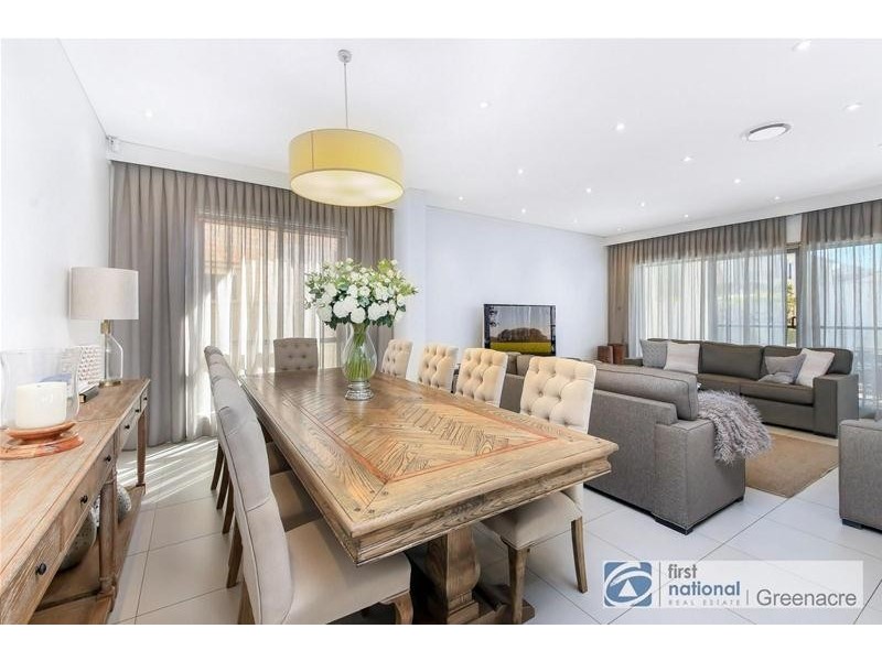 10 Latvia Avenue, Greenacre NSW 2190