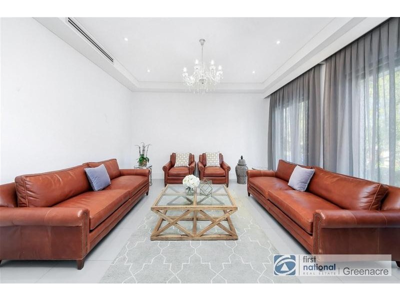 10 Latvia Avenue, Greenacre NSW 2190