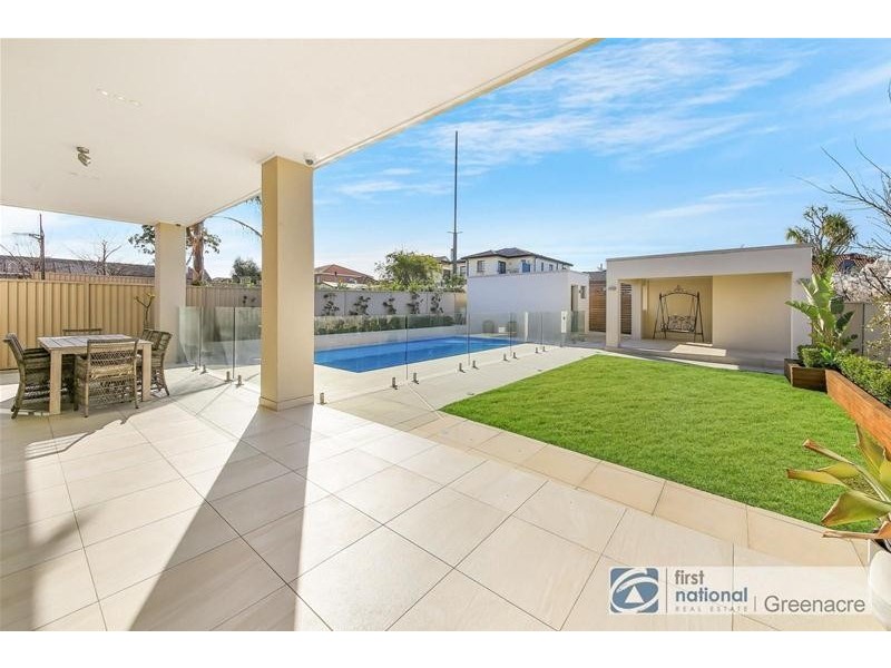 10 Latvia Avenue, Greenacre NSW 2190