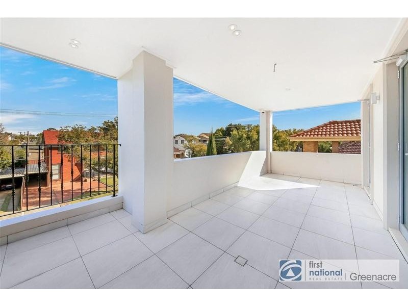 10 Latvia Avenue, Greenacre NSW 2190