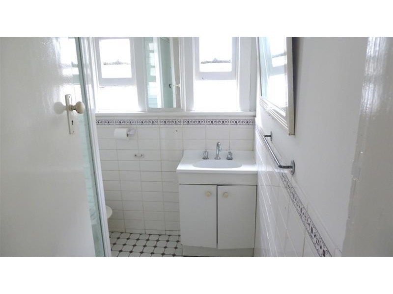 6 Sylvanus Street, Greenacre NSW 2190