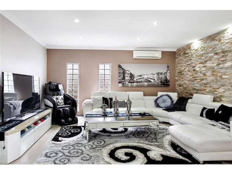 181 Noble Avenue, Greenacre NSW 2190