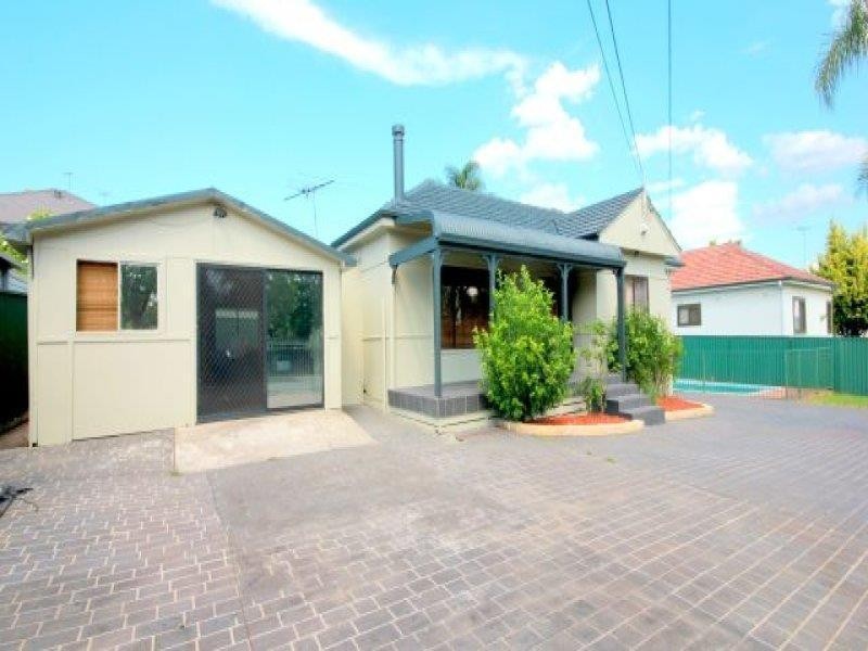 4 Fourth Avenue, Condell Park NSW 2200