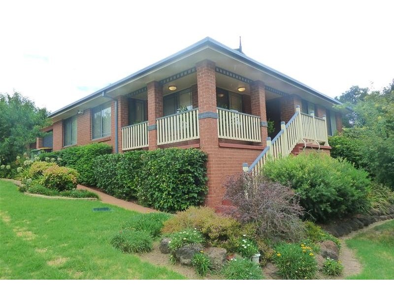 2 Jillain Place, Macquarie Fields NSW 2564