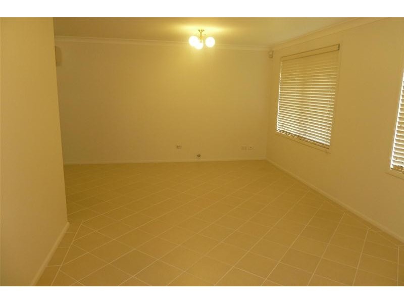 2 Jillain Place, Macquarie Fields NSW 2564