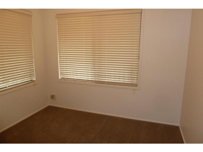 2 Jillain Place, Macquarie Fields NSW 2564