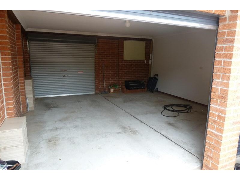 2 Jillain Place, Macquarie Fields NSW 2564