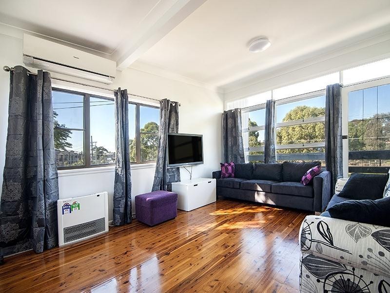 8 Koala Road, Greenacre NSW 2190