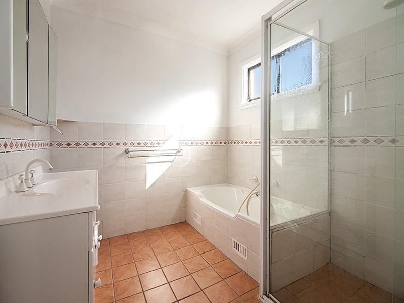 8 Koala Road, Greenacre NSW 2190