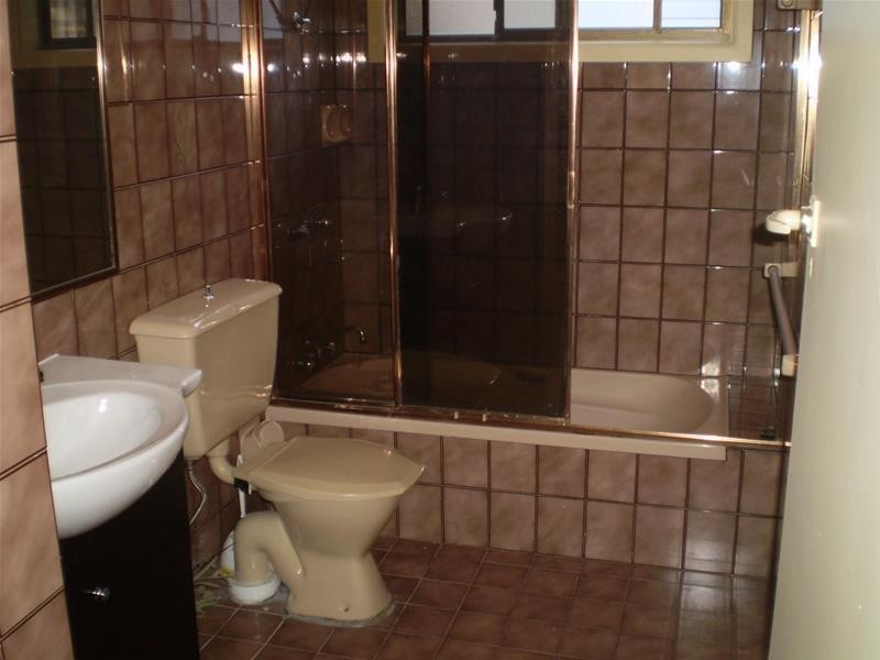 9 Lima Street, Greenacre NSW 2190