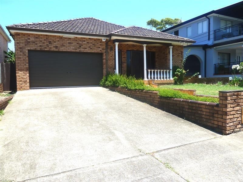 105 Rawson Road, Greenacre NSW 2190