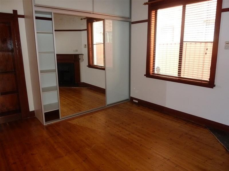 196 Banksia Road, Greenacre NSW 2190