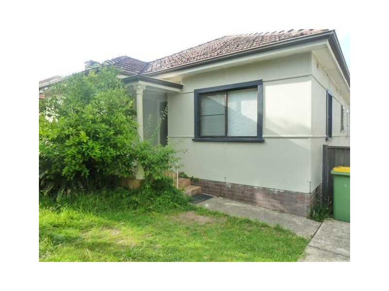 133 Macquarie Street, Greenacre NSW 2190