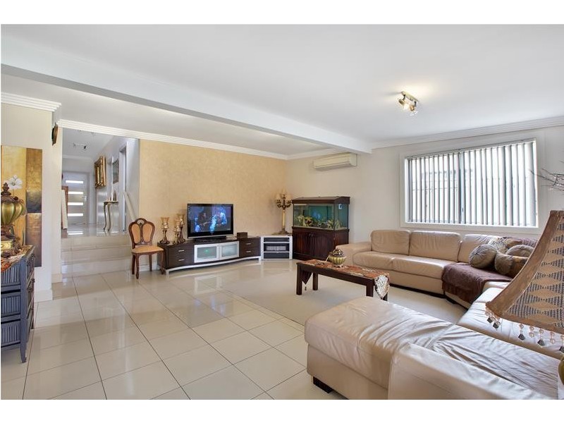 1 Glover Street, Greenacre NSW 2190