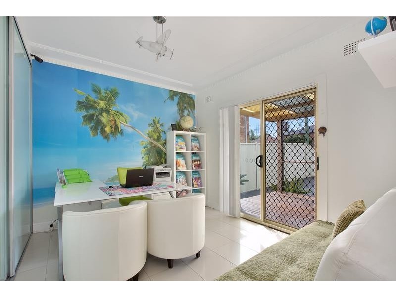 1 Glover Street, Greenacre NSW 2190