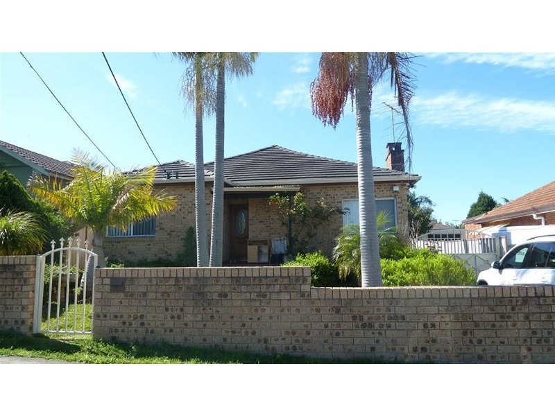 4  Buckland Street, Greenacre NSW 2190