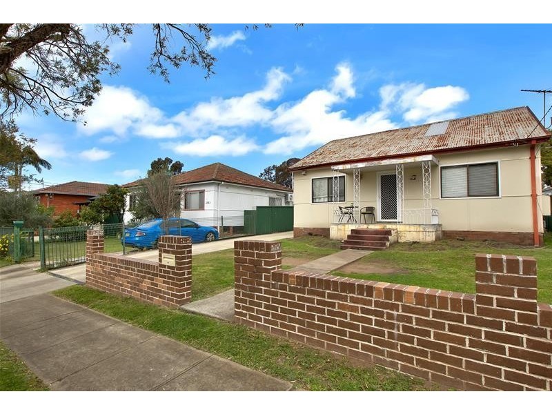 142  Mimosa Road, Greenacre NSW 2190