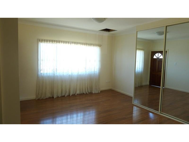 1 Nockolds Avenue, Punchbowl NSW 2196