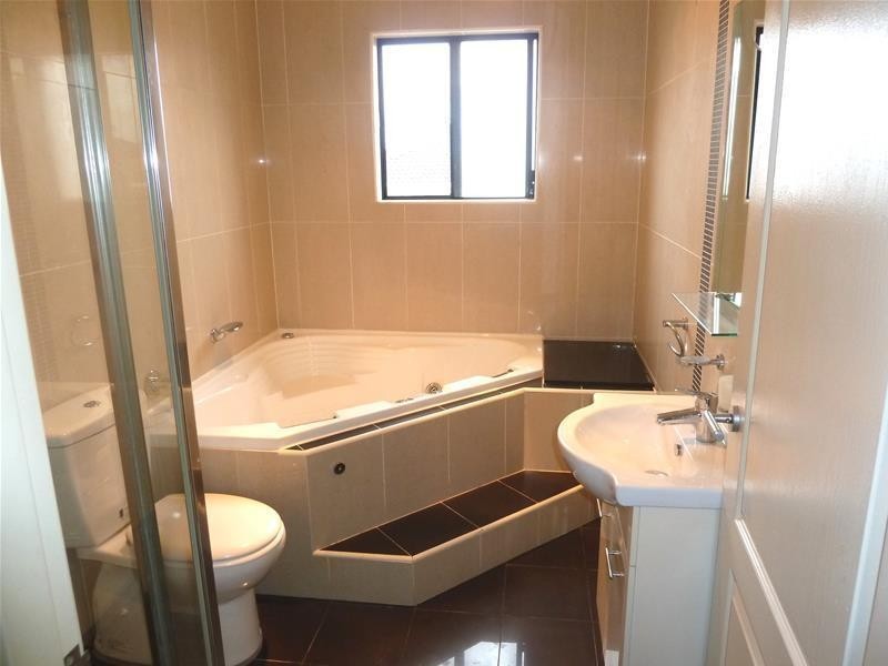 1/50 Waterloo Road, Greenacre NSW 2190