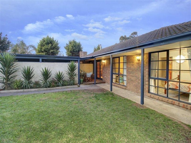 12 Andrew Place, Mornington VIC 3931