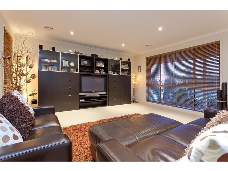 17 Veda Avenue, Mount Martha VIC 3934