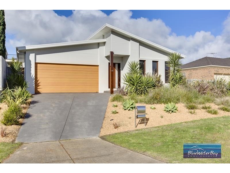 28 Dorothy Crescent, Mornington VIC 3931