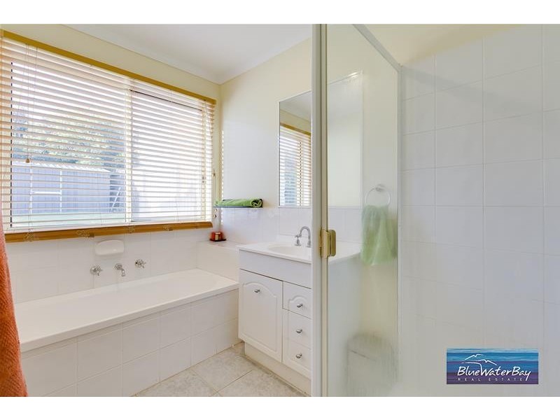 9 Knighton Court, Mornington VIC 3931