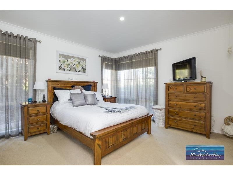 22 Ellinbank Crescent, Mornington VIC 3931