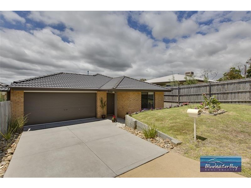 17 Elspeth Circuit, Mount Martha VIC 3934