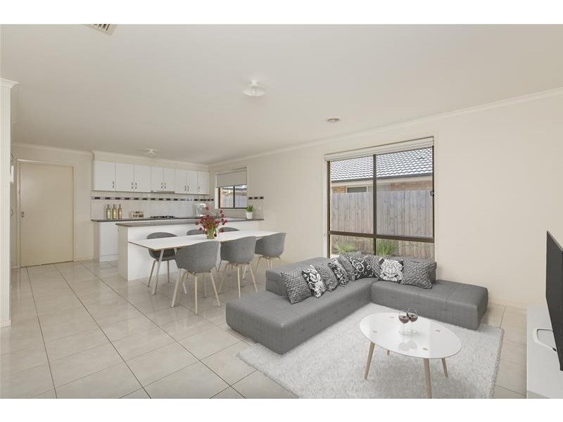 17 Elspeth Circuit, Mount Martha VIC 3934