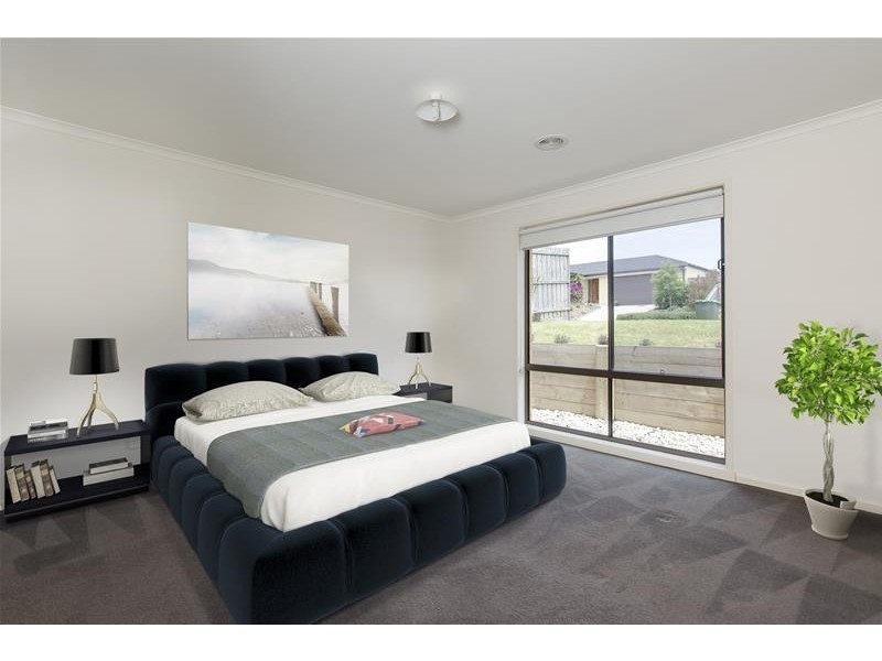 17 Elspeth Circuit, Mount Martha VIC 3934