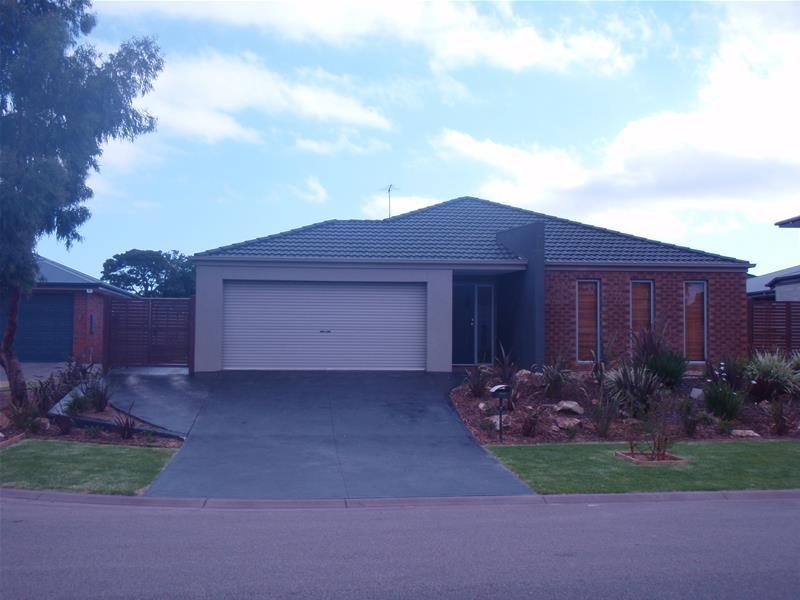 7 Vine Street, Mount Martha VIC 3934