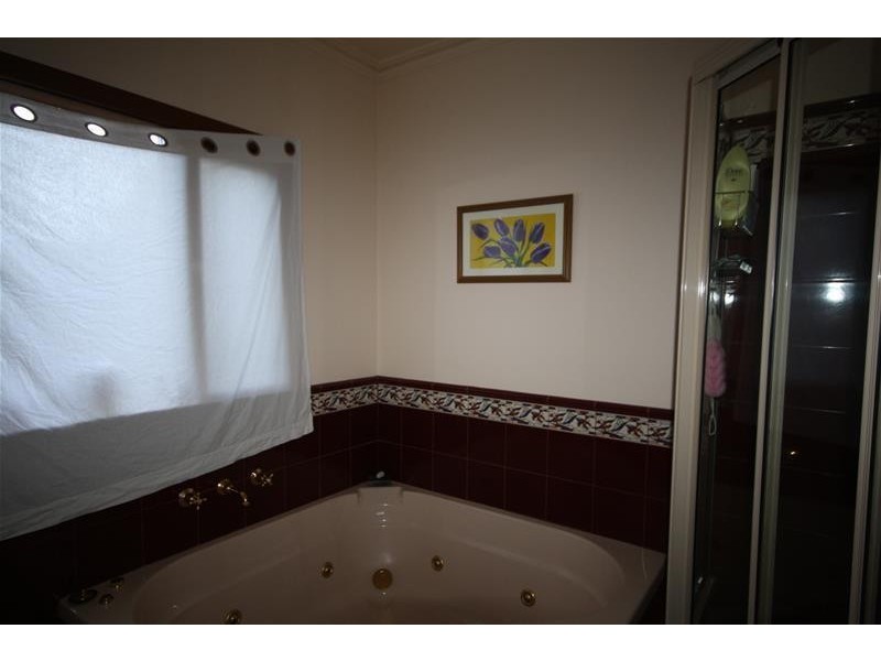 16 Moomba Street, Mornington VIC 3931