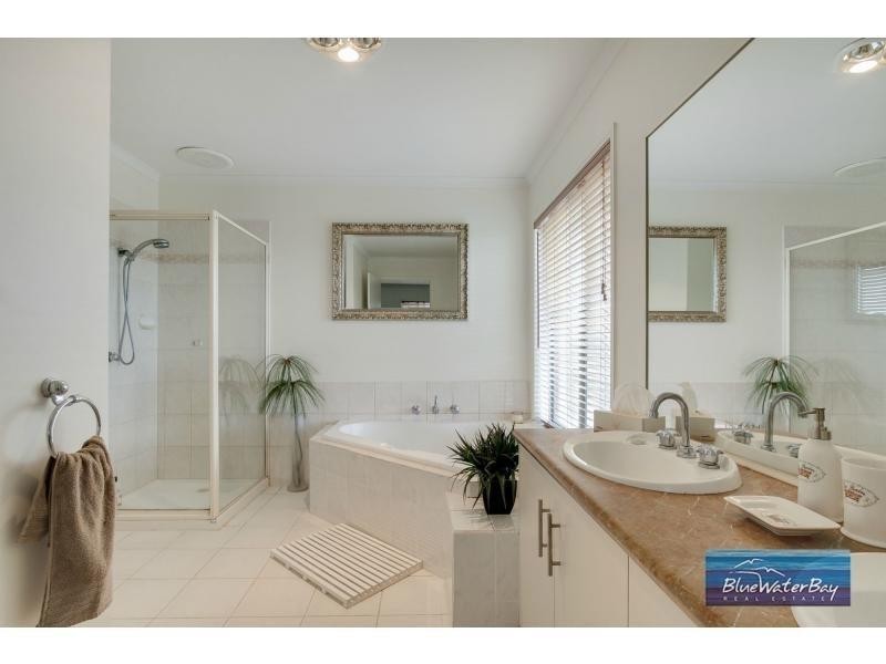 11 Chadacre Place, Mornington VIC 3931