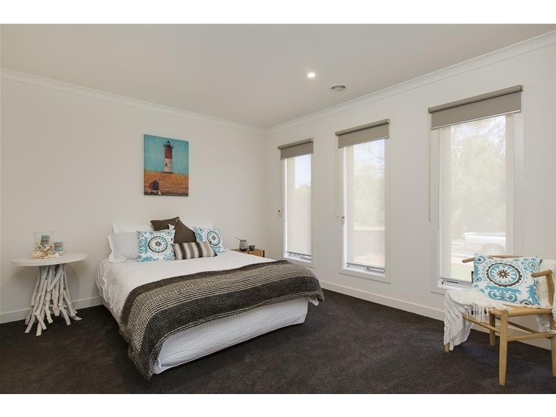 2/9 Pender Avenue, Mornington VIC 3931